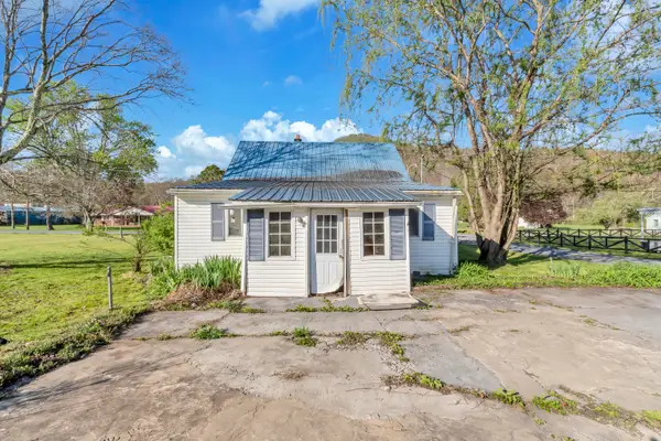 173 Orchard Dr, Rainelle, WV 25962