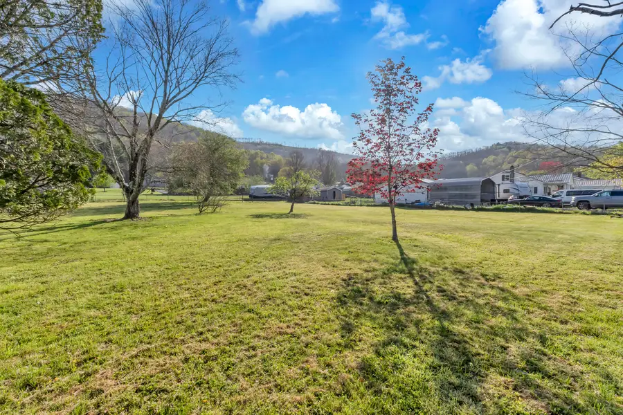 173 Orchard Dr, Rainelle, WV 25962 - #2