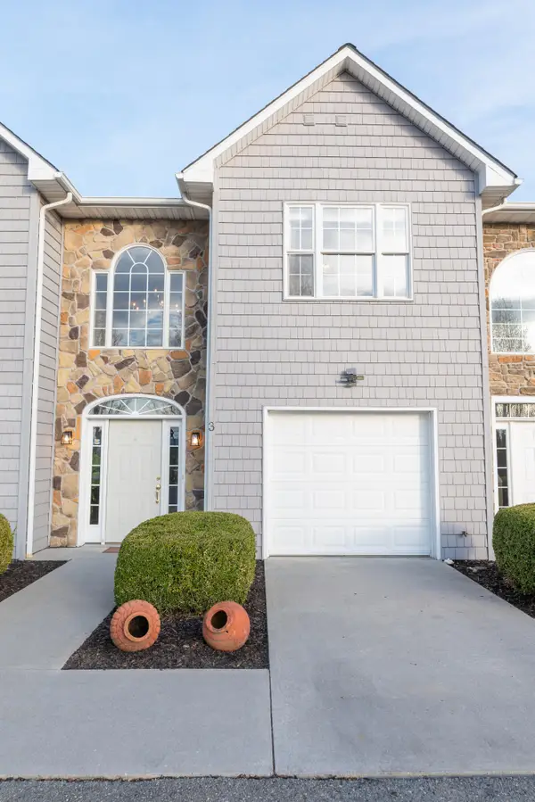 149 Townhouse Ln 3b, Lewisburg, WV 24901