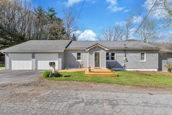 412 Osborne Dr, Rainelle, WV 25962