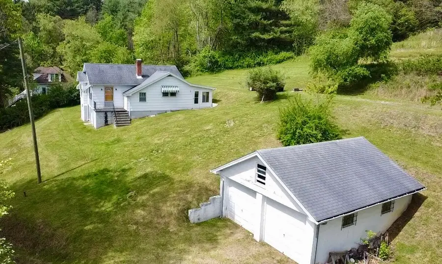 2770 Maple Acres Rd, Princeton, WV 24739 - #2