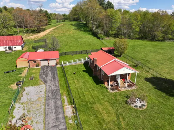 6338 Meadow Bridge Rd, Danese, WV 25831