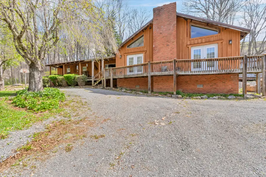 5819 W Midland Trl, Charmco, WV 25958 - #2