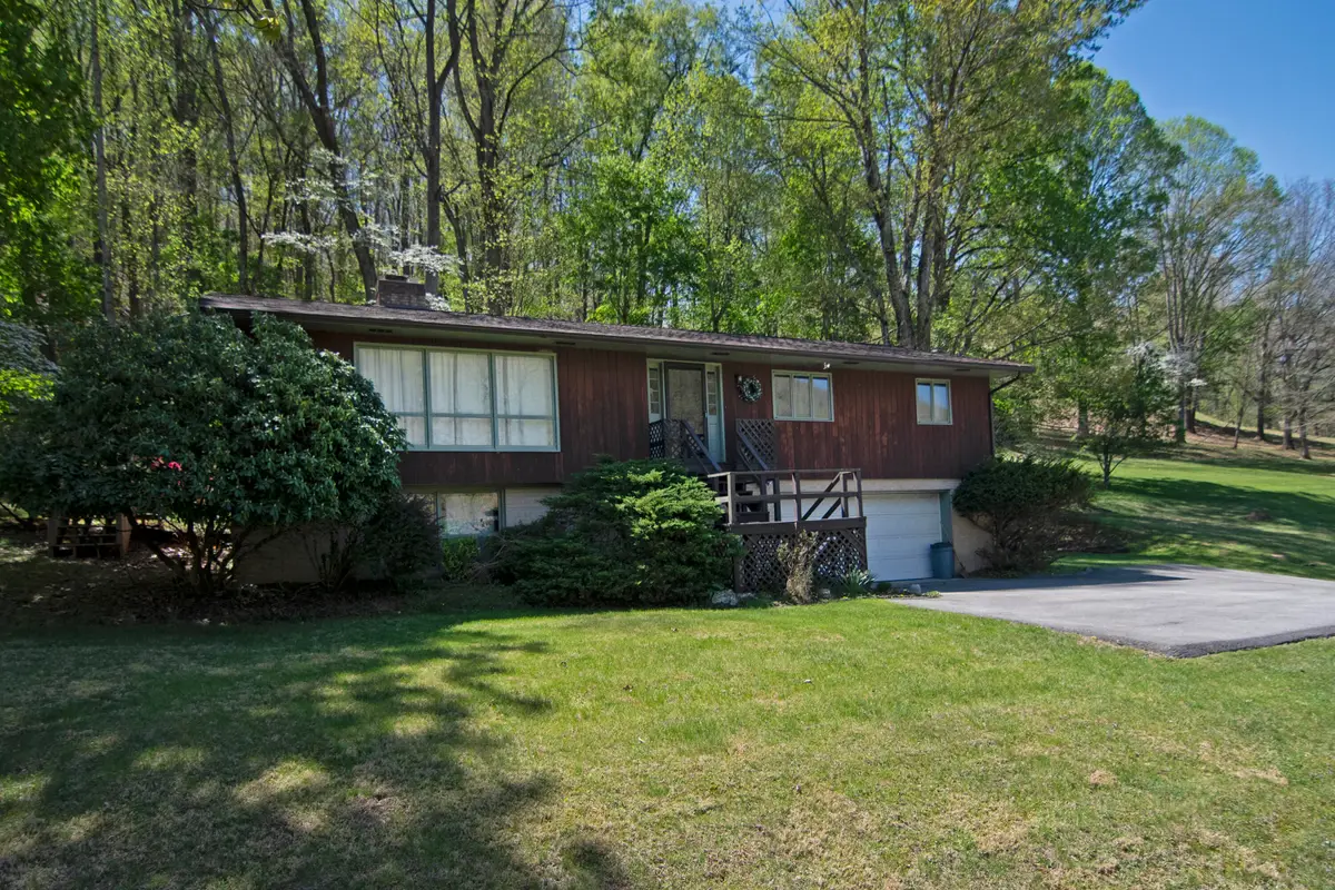 618 Greenbrier Avenue, Hinton, WV 25951 - #1