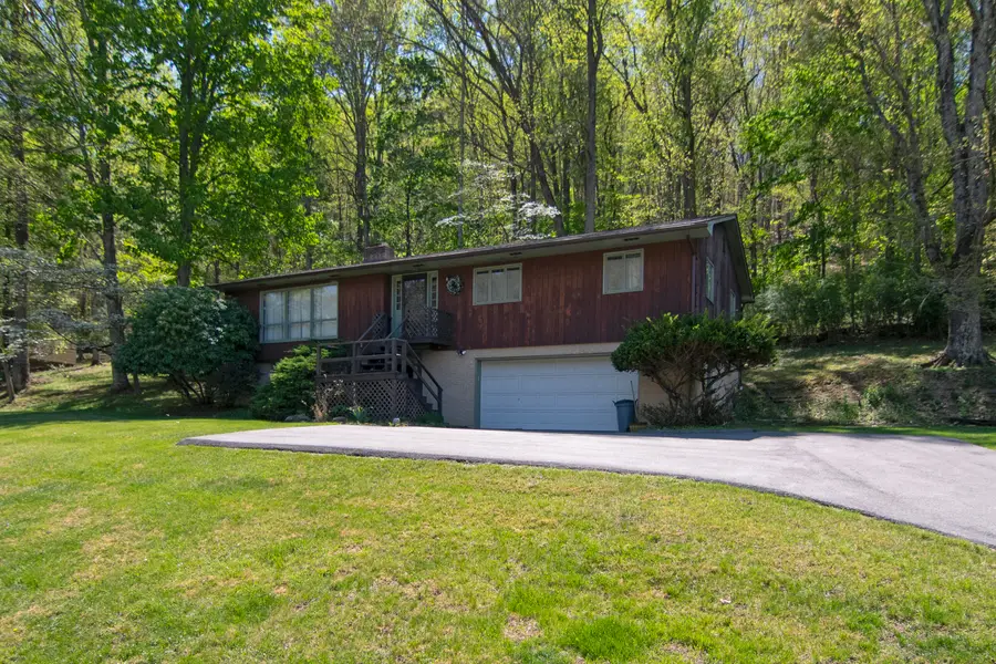 618 Greenbrier Avenue, Hinton, WV 25951 - #2