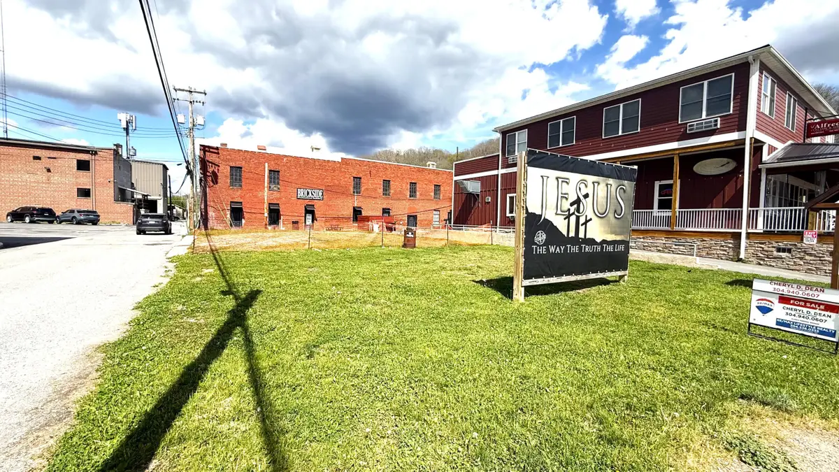 213 8th St, Marlinton, WV 24954 - #1