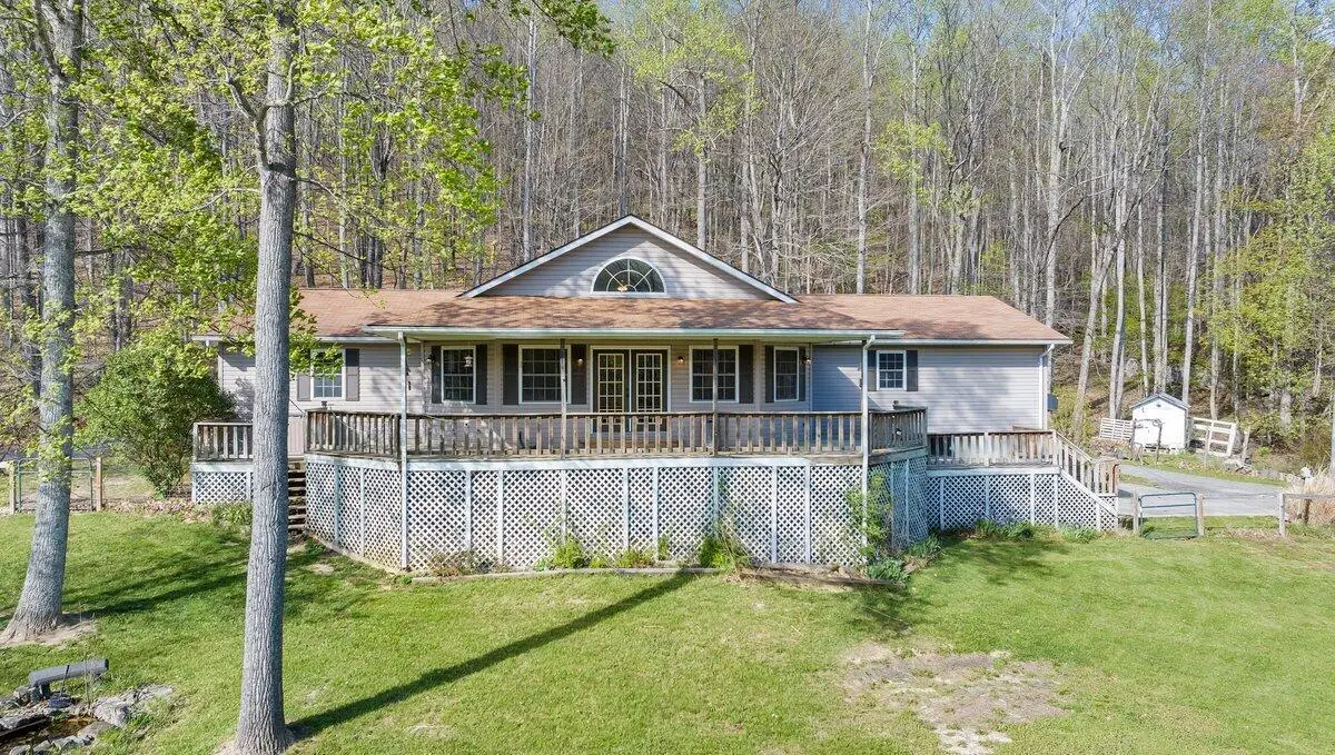 3655 Knobs Rd, Union, WV 24983 - #1