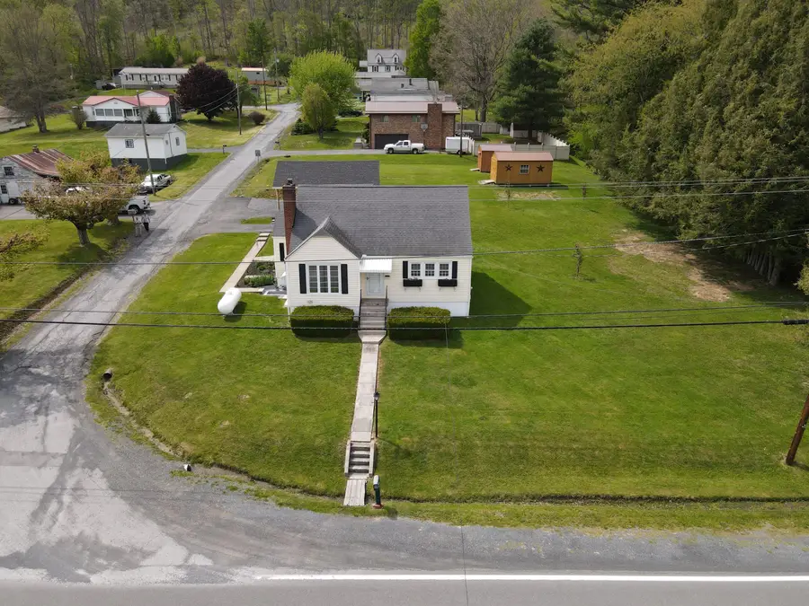 1692 S Sewell St, Rainelle, WV 25962 - #2