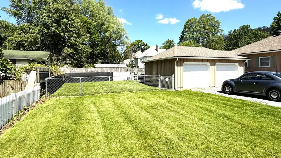 1000 10th Ave, Marlinton, WV 24954 - #3