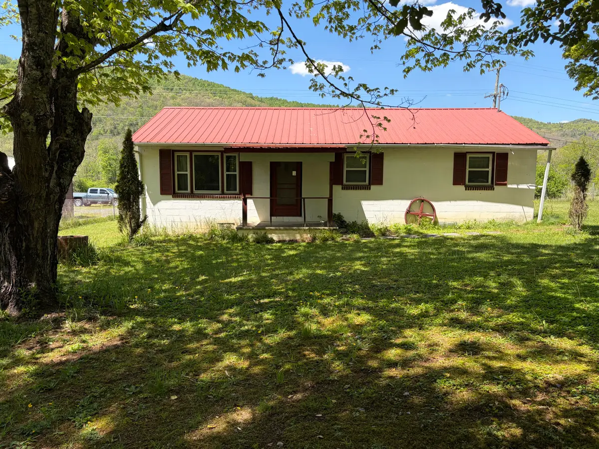 10545 Pocahontas Trl, White Sulphur Springs, WV 24986 - #1