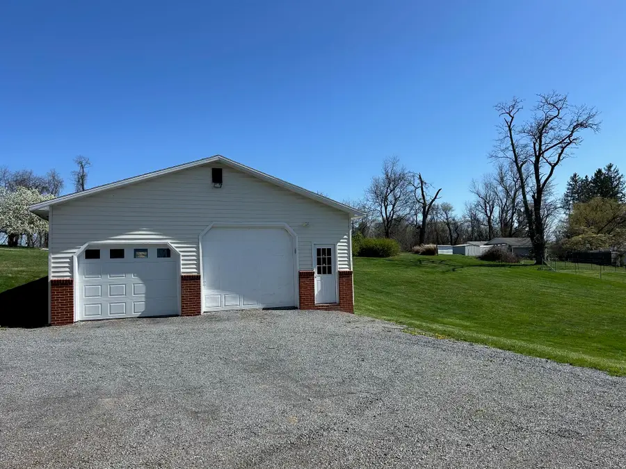 470 Baker St, Lewisburg, WV 24901 - #2