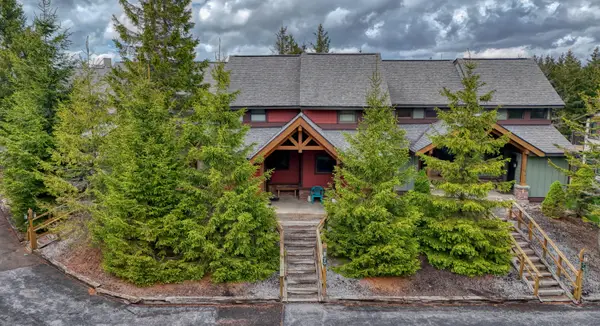 93 Treetop St., Snowshoe, WV 26209