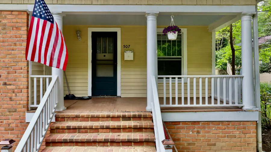 507 Church St, Lewisburg, WV 24901 - #2