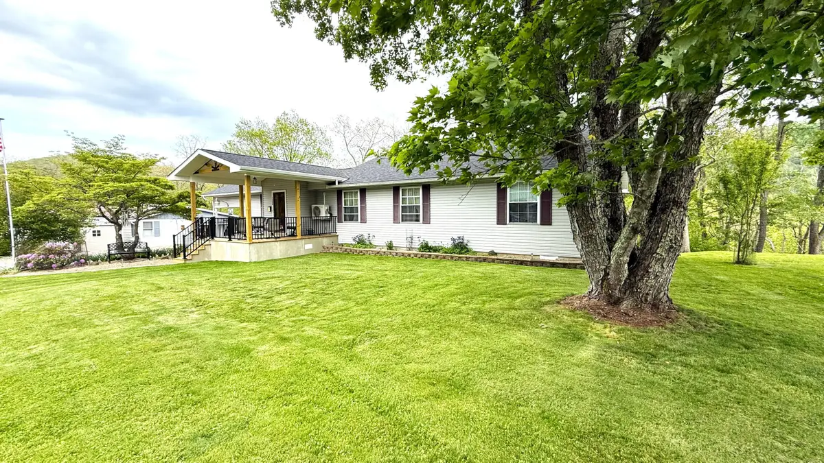 1408 Parrish St, Marlinton, WV 24954 - #1