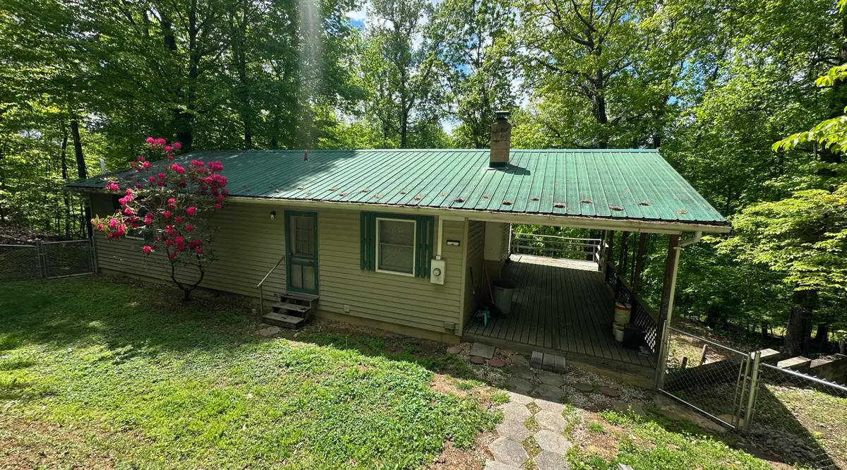 186 View Rd, Alderson, WV 24910 - #1
