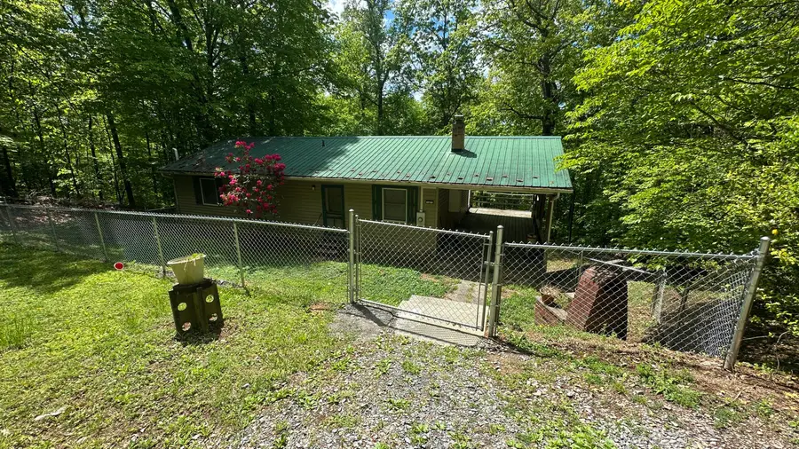 186 View Rd, Alderson, WV 24910 - #2