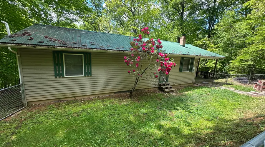 186 View Rd, Alderson, WV 24910 - #3