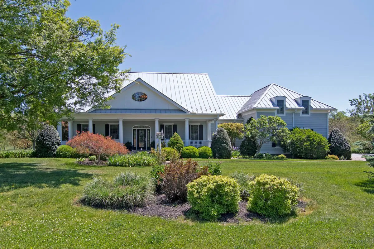 322 James River Rd, Lewisburg, WV 24901 - #1