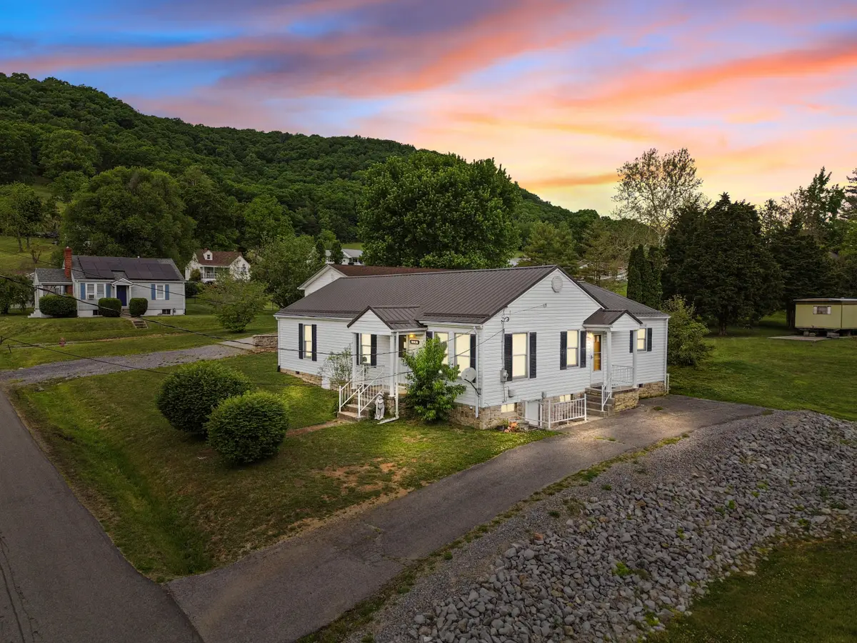 119 Mountain View Dr, Rich Creek, VA 24147 - #1
