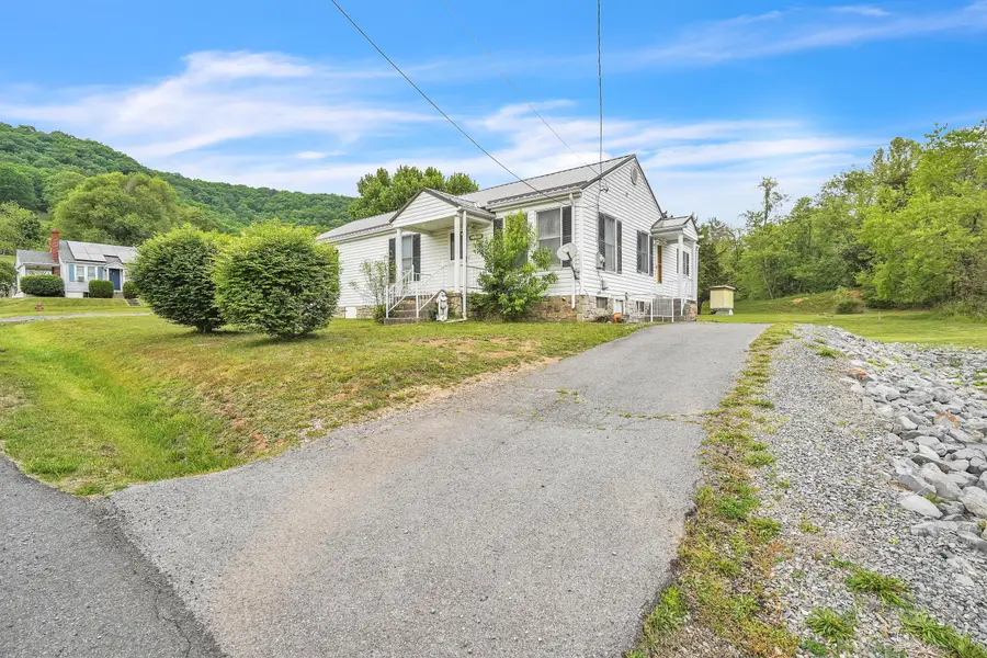 119 Mountain View Dr, Rich Creek, VA 24147 - #3