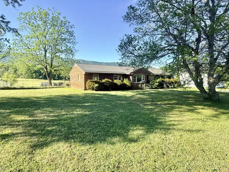 2088 S Seneca Trl, Peterstown, WV 24963 - #2