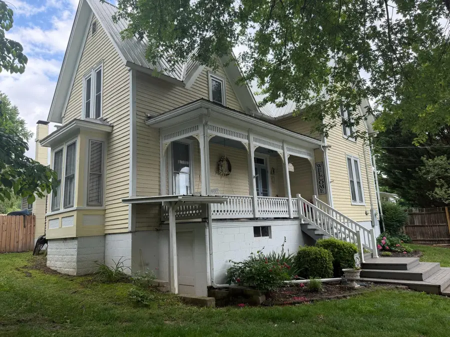 283 Webster St, Alderson, WV 24910 - #3
