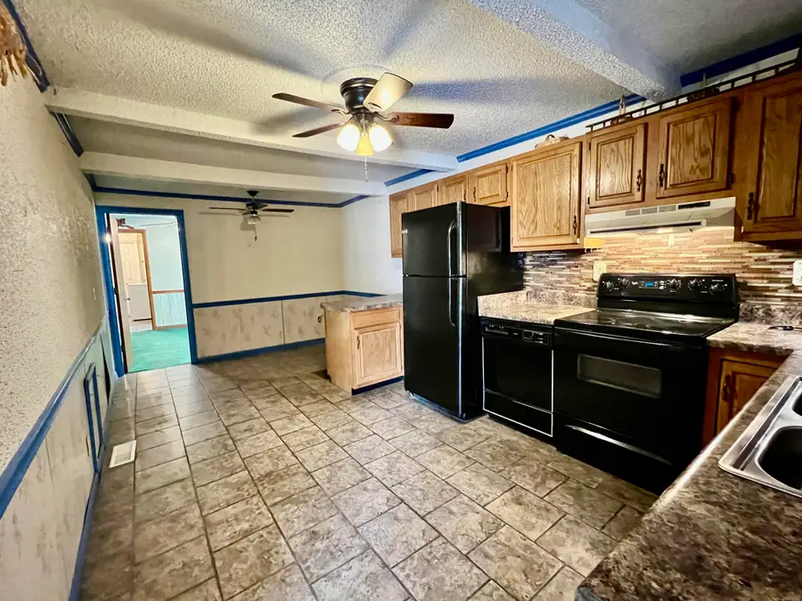 822 Summers St, Hinton, WV 25951 - Image #2