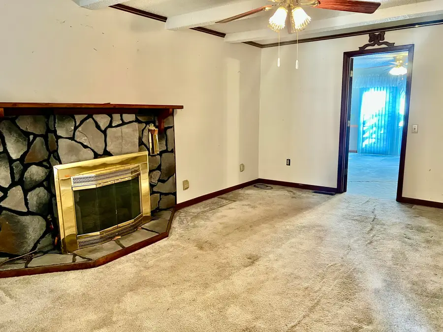 822 Summers St, Hinton, WV 25951 - Image #3