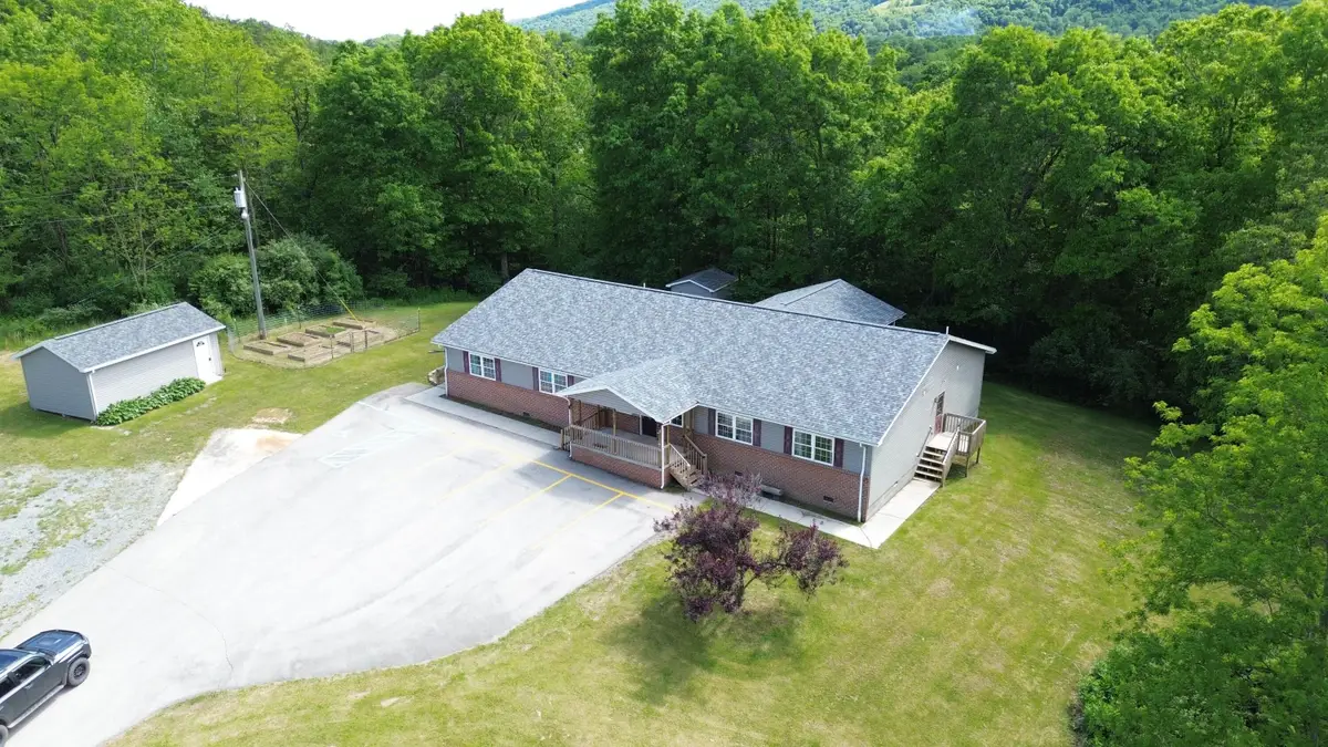 509 Woodrow Rd, Marlinton, WV 24954 - #1
