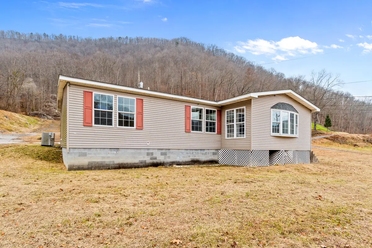 25 Price Petry Drive, Madison, WV 25130 - Image #1