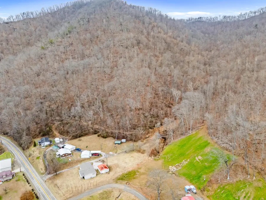 25 Price Petry Drive, Madison, WV 25130 - Image #2