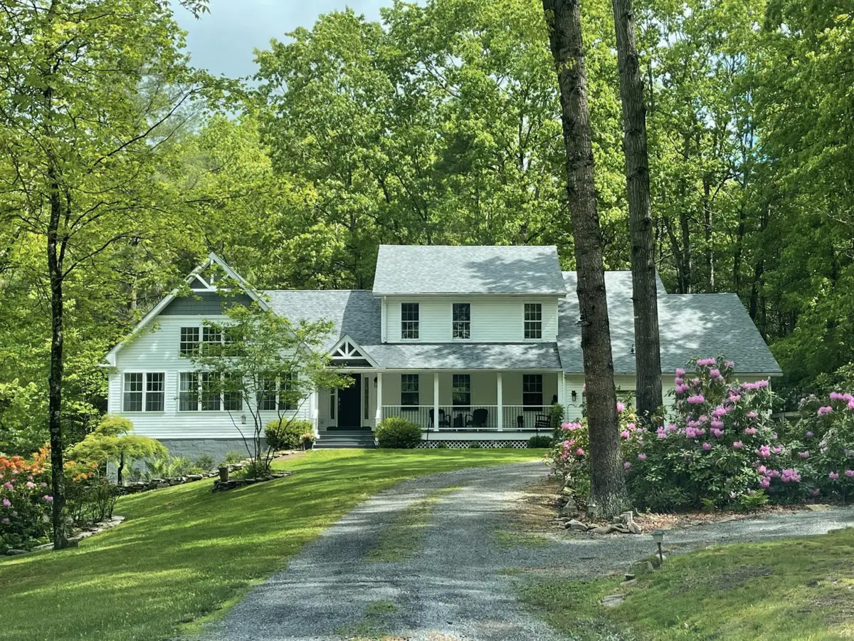 2965 Old Asbury Rd, Lewisburg, WV 24901 - #1