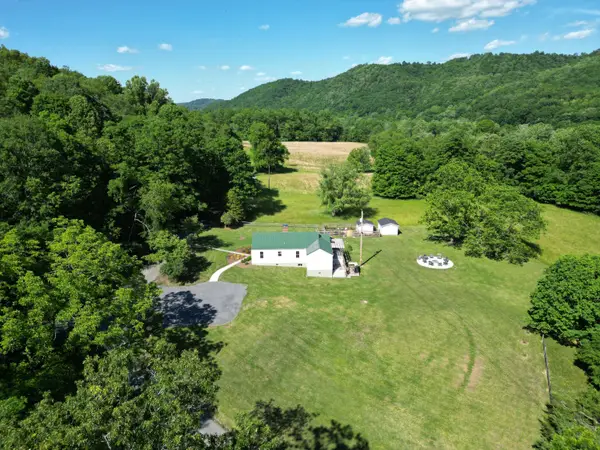 1999 Rockland Rd, Ronceverte, WV 24970