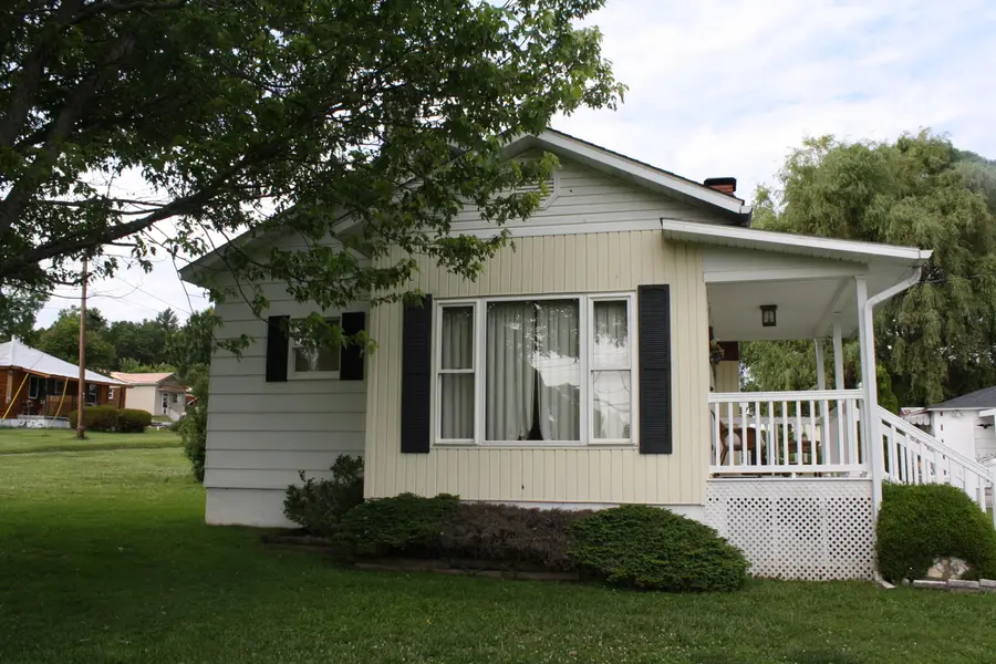 7399 Beech Run Rd, Nimitz, WV 25978 - #2