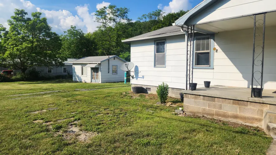 129 Spruce St, White Sulphur Springs, WV 24986 - #2