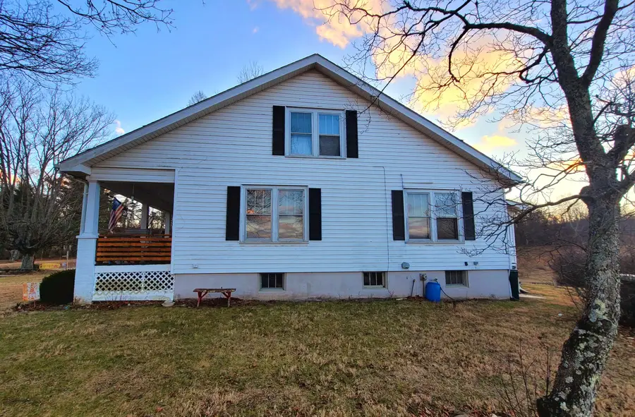 13559 Wolf Creek Rd, Alderson, WV 24910 - Image #2