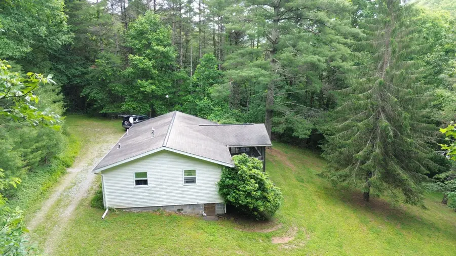 4262 Steven Hole Run Rd, Buckeye, WV 24924 - #3