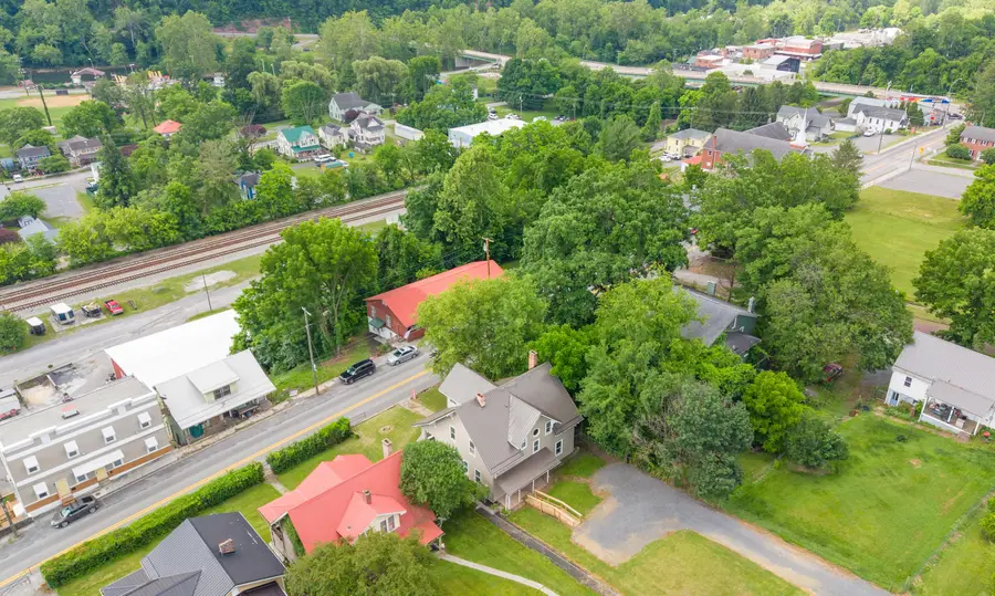 348 W Main St, Ronceverte, WV 24970 - #2