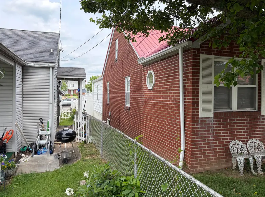 5144 Kentucky St, South Charleston, WV 25309 - #3