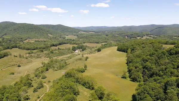 275 Old Us 219 Rd, Buckeye, WV 24924