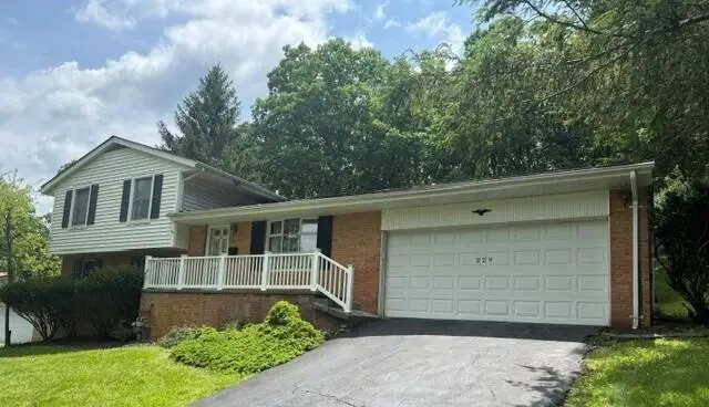 229 Highland Cir, Lewisburg, WV 24901 - #1