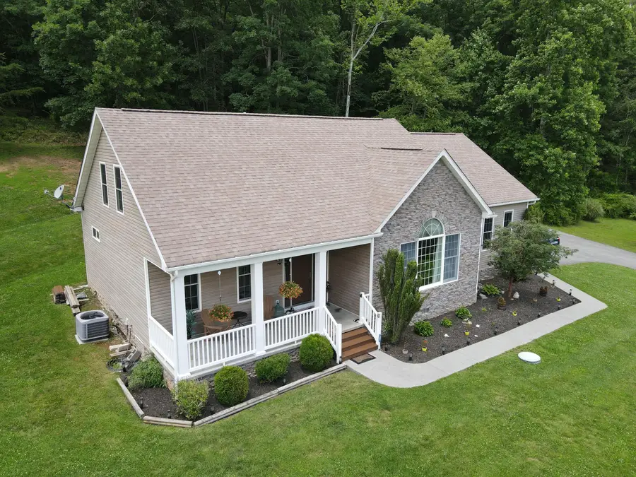 151 Oak Leaf Dr, Caldwell, WV 24925 - #3