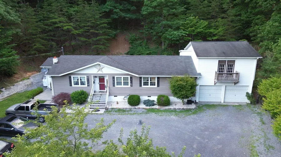 291 Woodlawn St, White Sulphur Springs, WV 24986 - #2