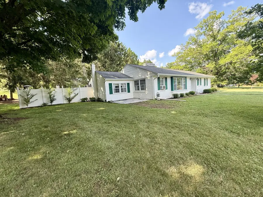 114 Orchard Dr, Narrows, VA 24124 - #2