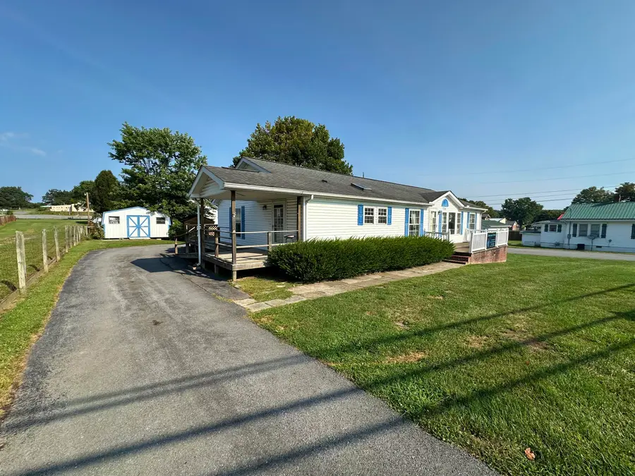 734 Maplewood Ave, Lewisburg, WV 24901 - #3