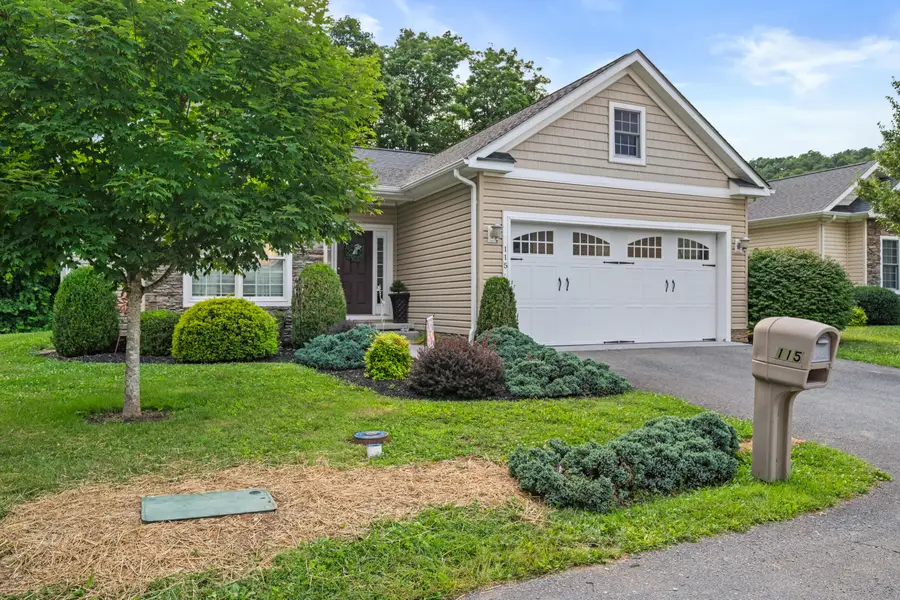 115 Eloise Cir, White Sulphur Springs, WV 24986 - #2