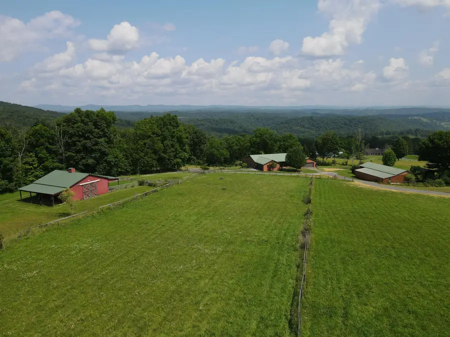829 Low Gap Rd, Lewisburg, WV 24901 - #3