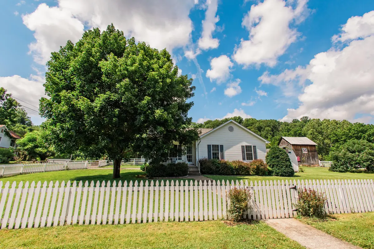 191 Front St, Renick, WV 24966 - #1