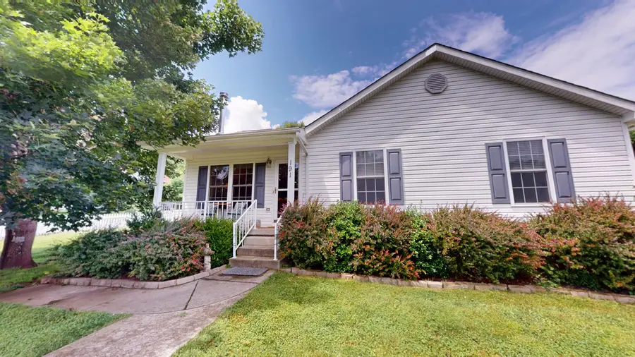 191 Front St, Renick, WV 24966 - #2