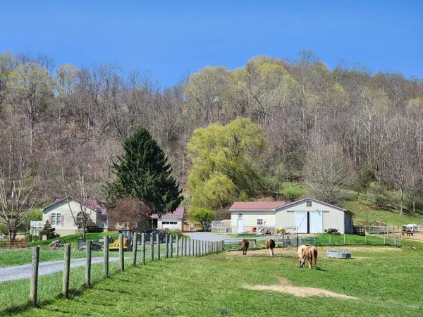 3627 Sampson Rd, Lewisburg, WV 24901
